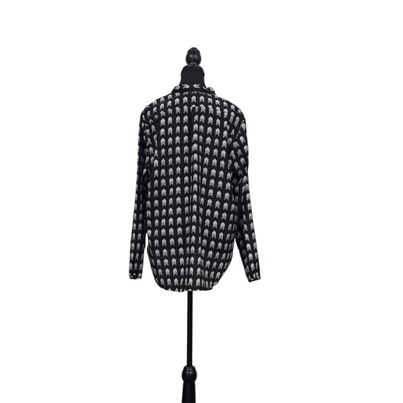 Black & White Crossover Blouse – Effortless Elegance - Picture 5 of 5